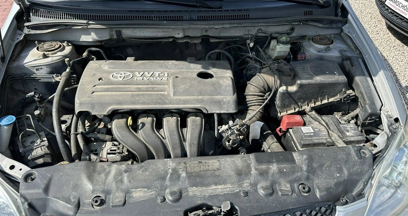 Toyota Corolla cena 8800 przebieg: 175000, rok produkcji 2003 z Głubczyce małe 137